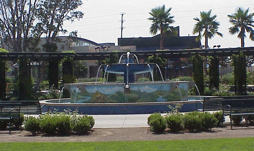Playa Vista Visitor Center Exterior Fountain MATT Construction