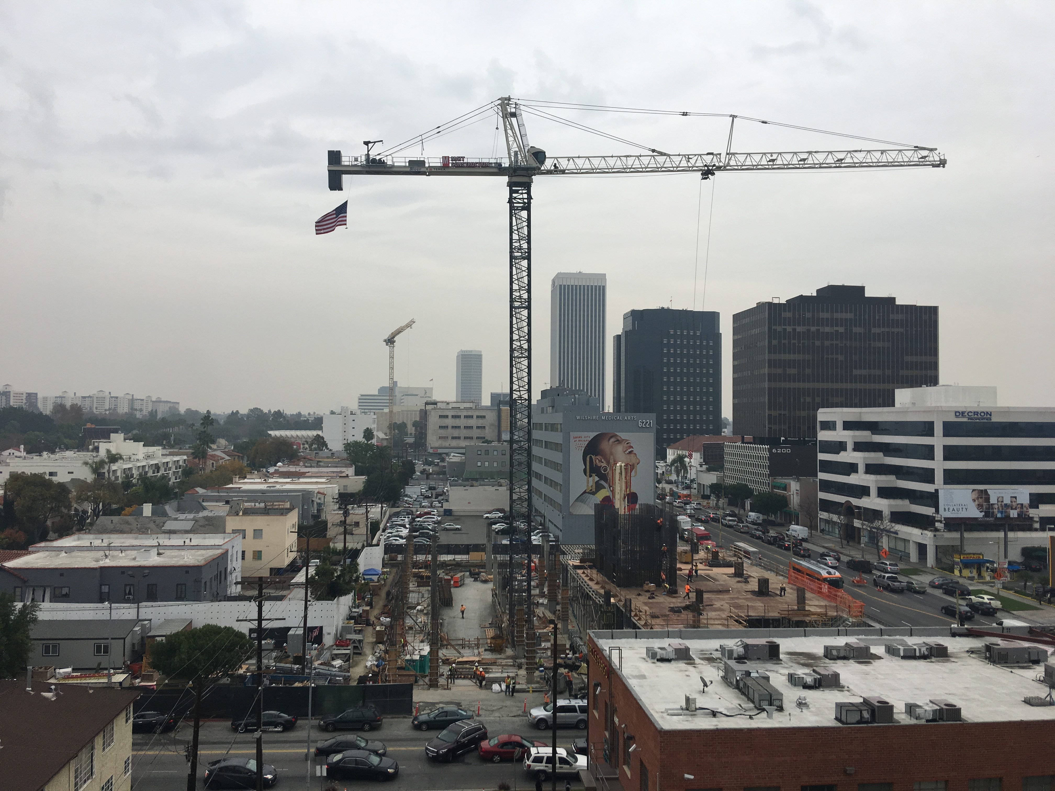 UDR Vision on Wilshire MATT Construction crane