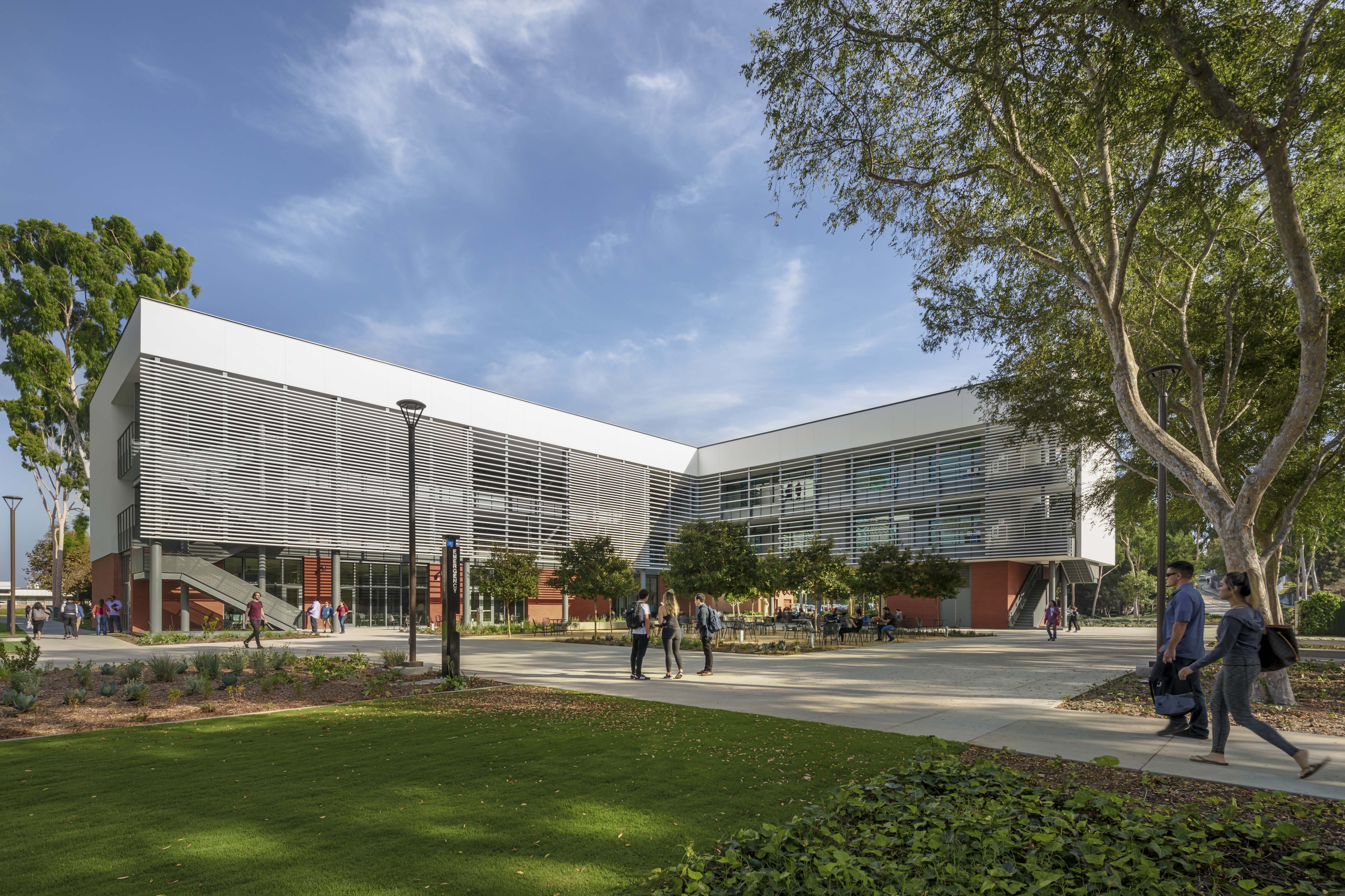 leed platinum CCPE College of Continuing and Professional Education at California State University Long Beach. CSULB MATT Construction exterior