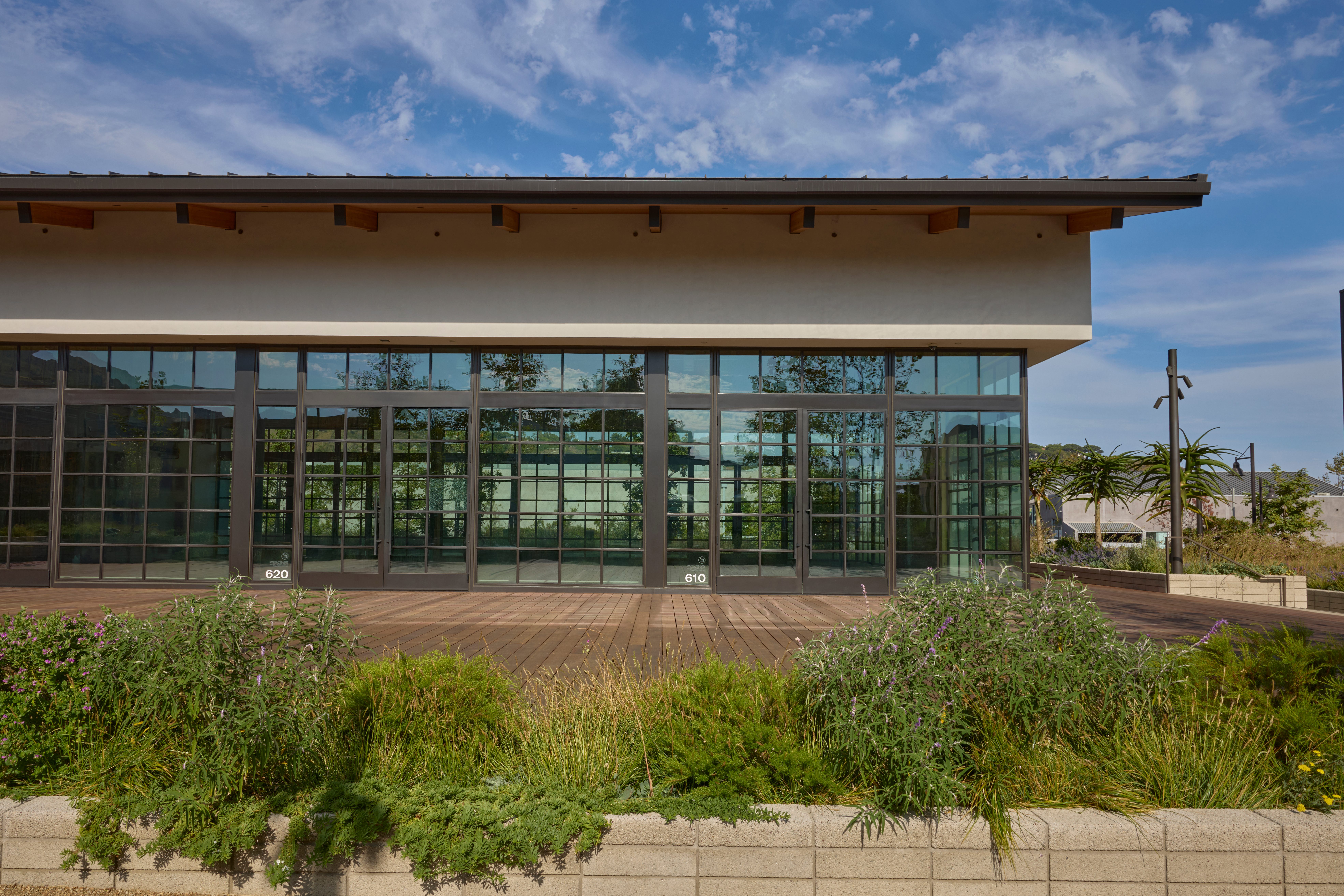 Cross Creek Ranch retail building exterior